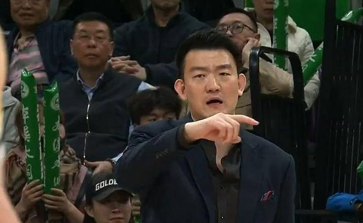 游泳比赛场上白热化，距离冠军只有一步之遥的简单介绍